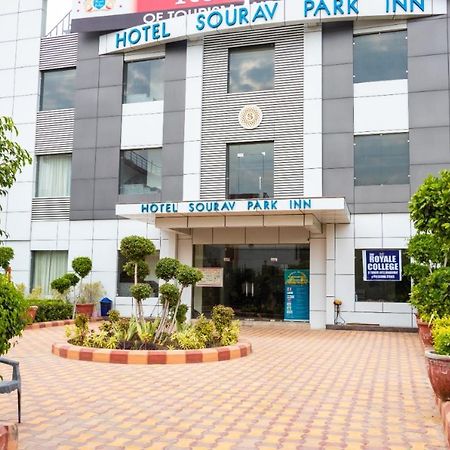 Sourav Park Inn Agra  Exteriör bild