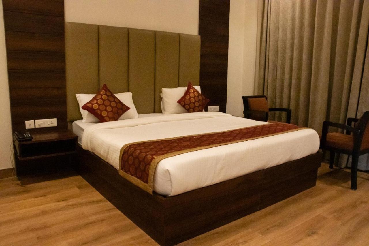 Sourav Park Inn Agra  Exteriör bild