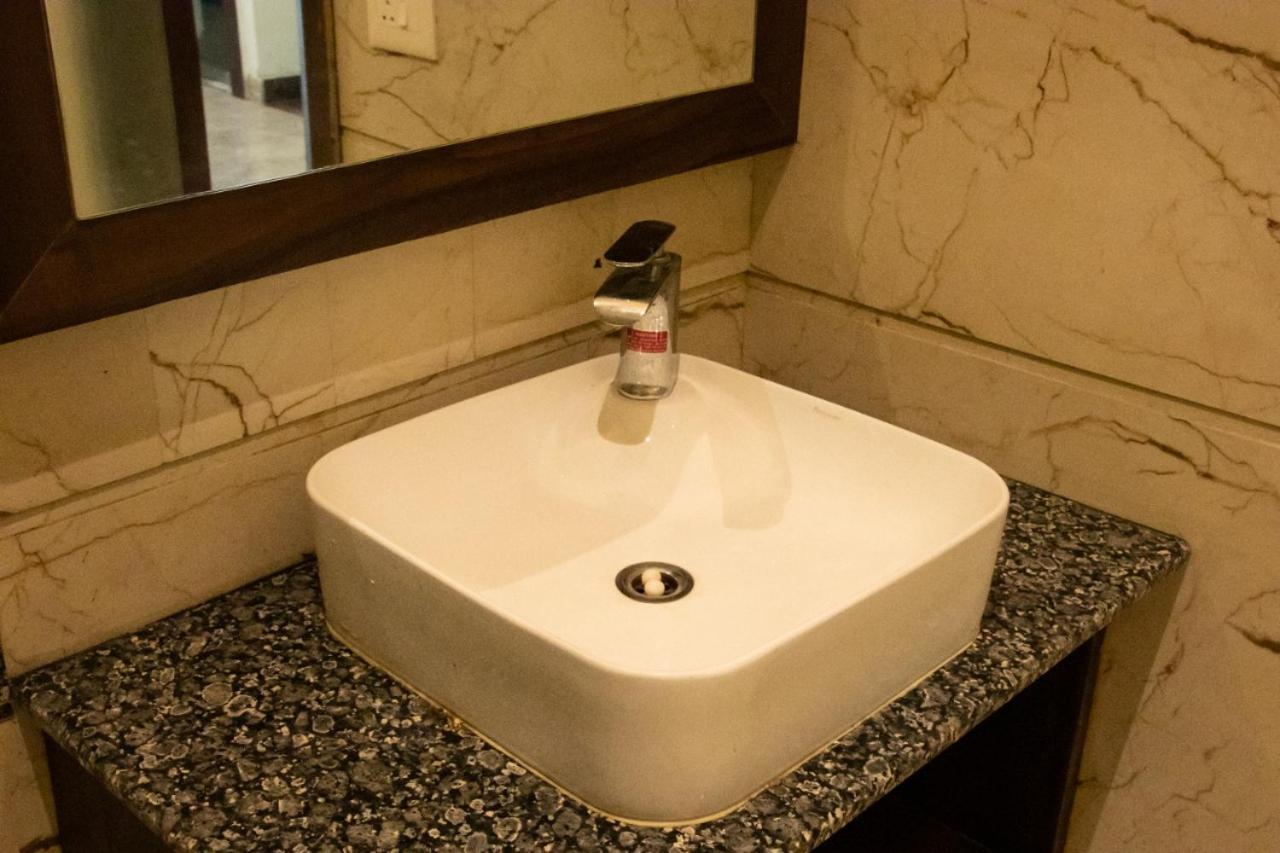 Sourav Park Inn Agra  Exteriör bild