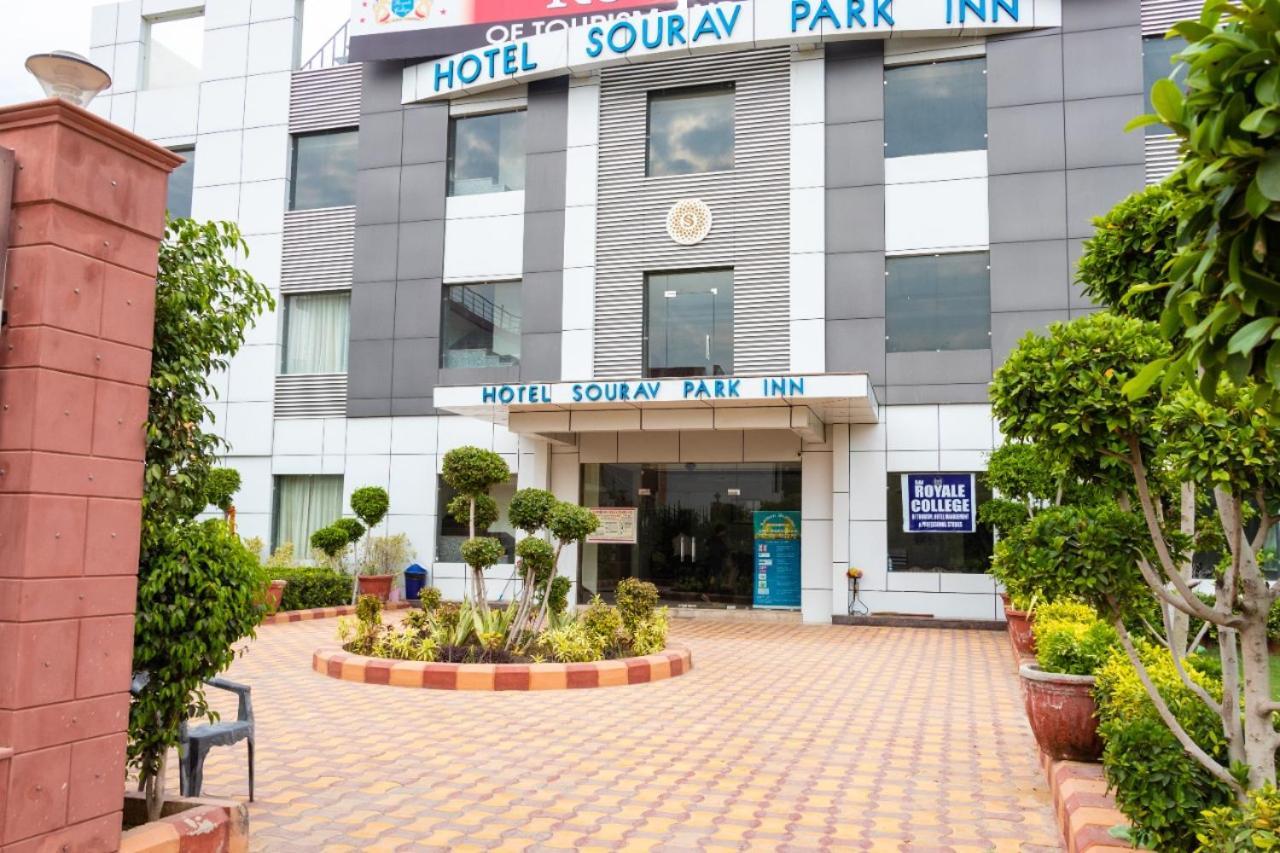 Sourav Park Inn Agra  Exteriör bild