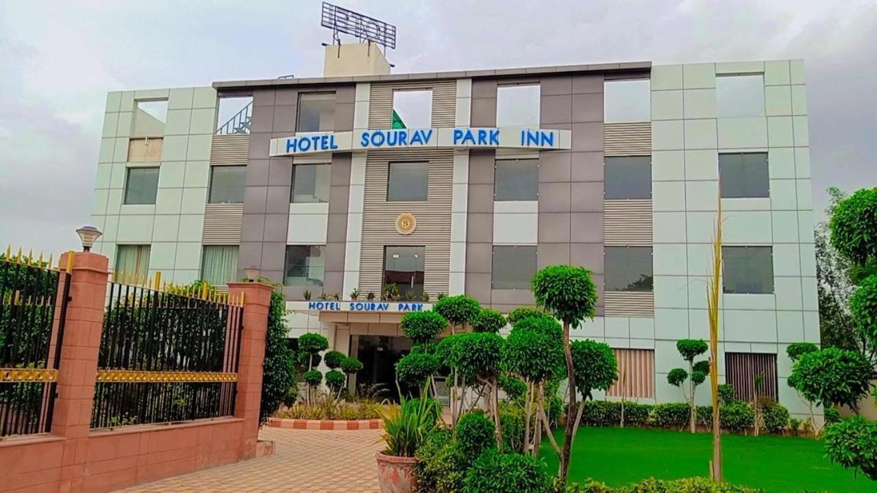 Sourav Park Inn Agra  Exteriör bild